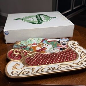 Avon Ceramic Christmas Sleigh Centerpiece Multicolor Seasonal Décor F126821